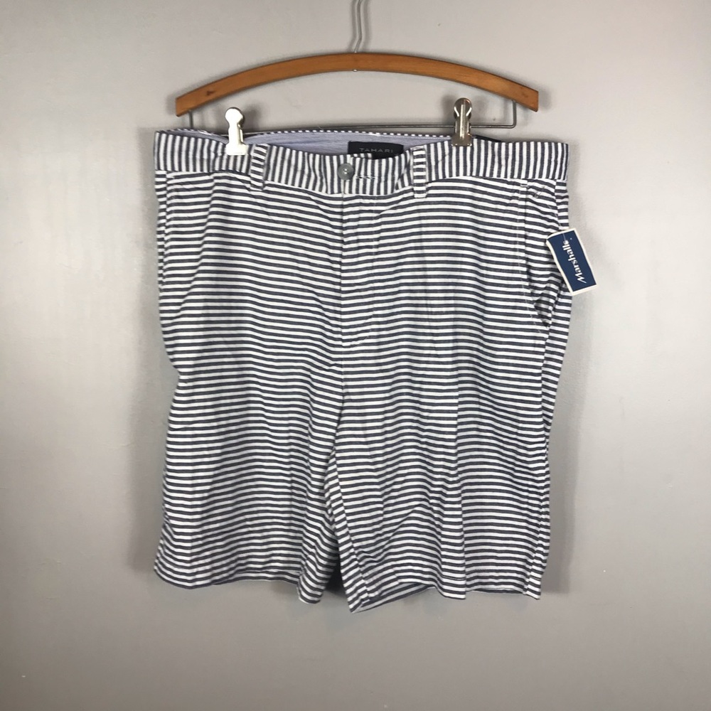 NWT Men’s Tahari striped shorts size 36